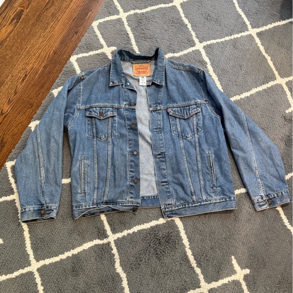 Levi’s Denim Jacket - Picture 1 of 7
